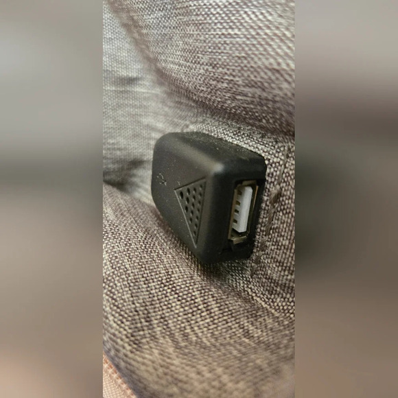 NWOT convertible diaper bag to bassinet - Picture 13 of 16